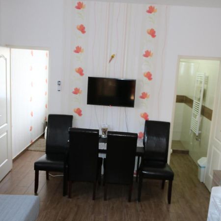 Hortobagyi Kemences Vendeghaz Apartment ภายนอก รูปภาพ