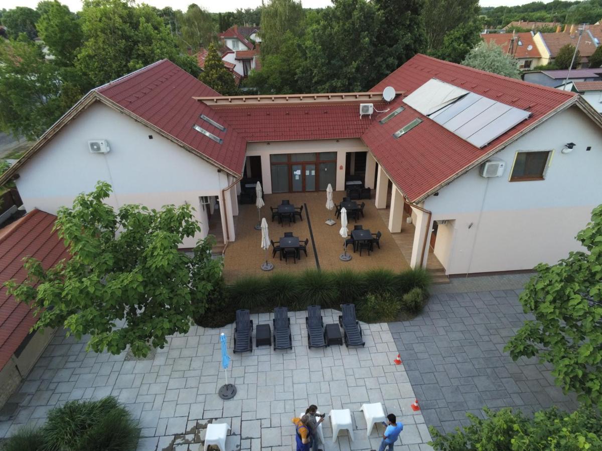 Hortobagyi Kemences Vendeghaz Apartment ภายนอก รูปภาพ