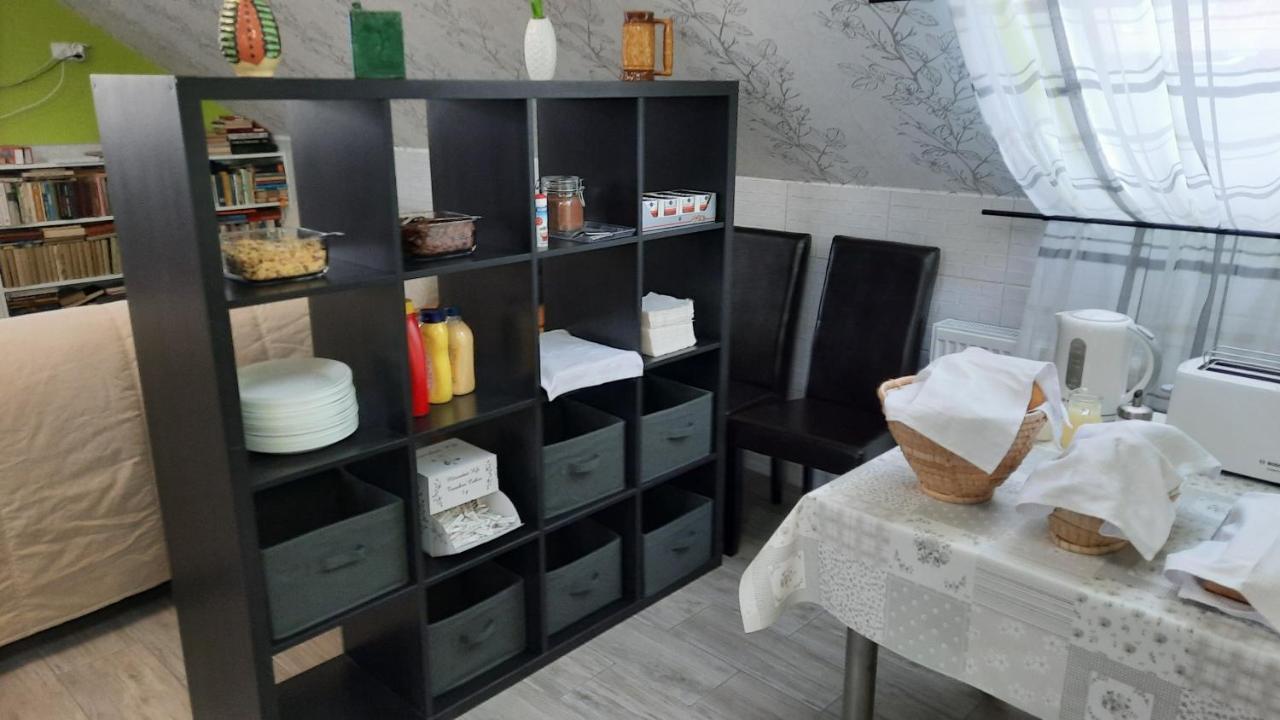 Hortobagyi Kemences Vendeghaz Apartment ภายนอก รูปภาพ