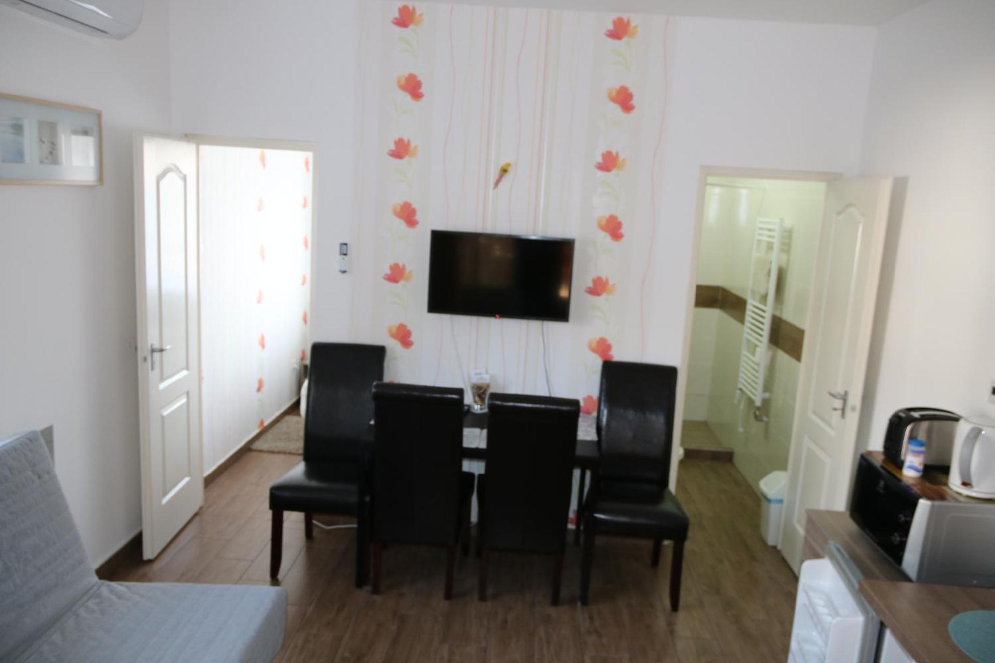 Hortobagyi Kemences Vendeghaz Apartment ภายนอก รูปภาพ