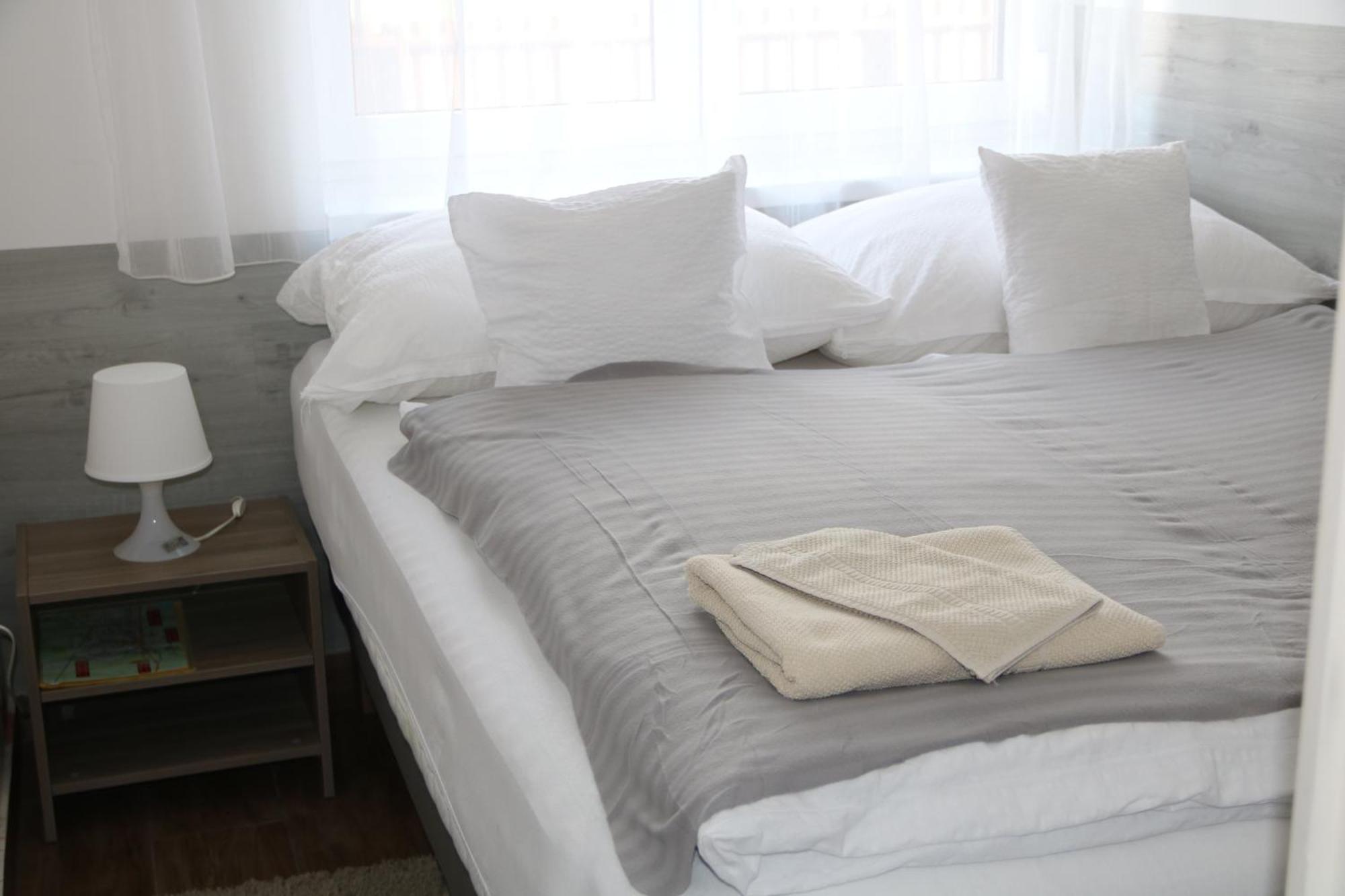 Hortobagyi Kemences Vendeghaz Apartment ภายนอก รูปภาพ