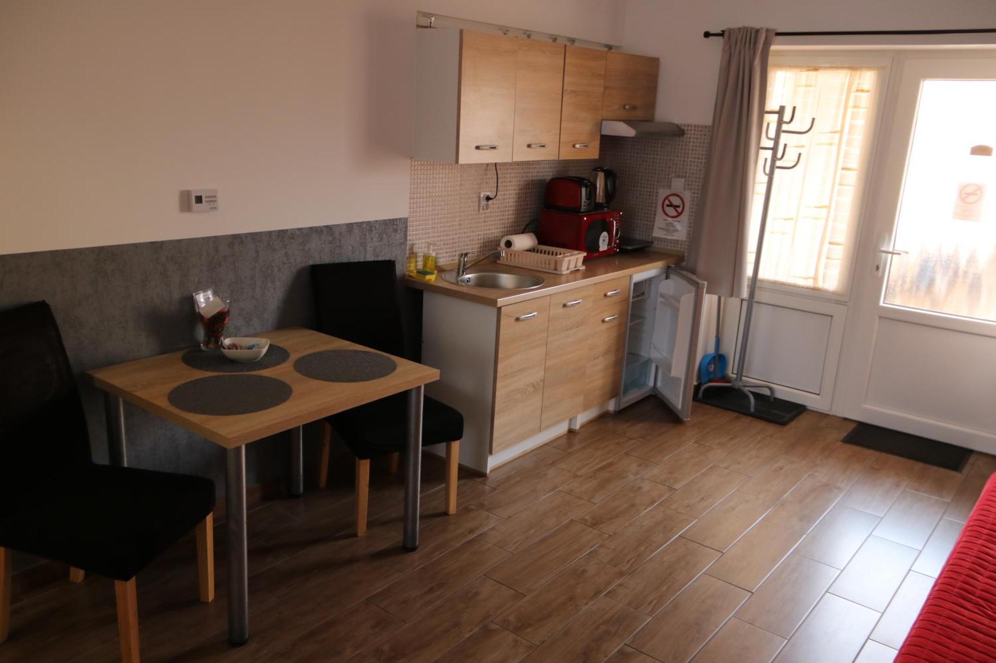 Hortobagyi Kemences Vendeghaz Apartment ภายนอก รูปภาพ