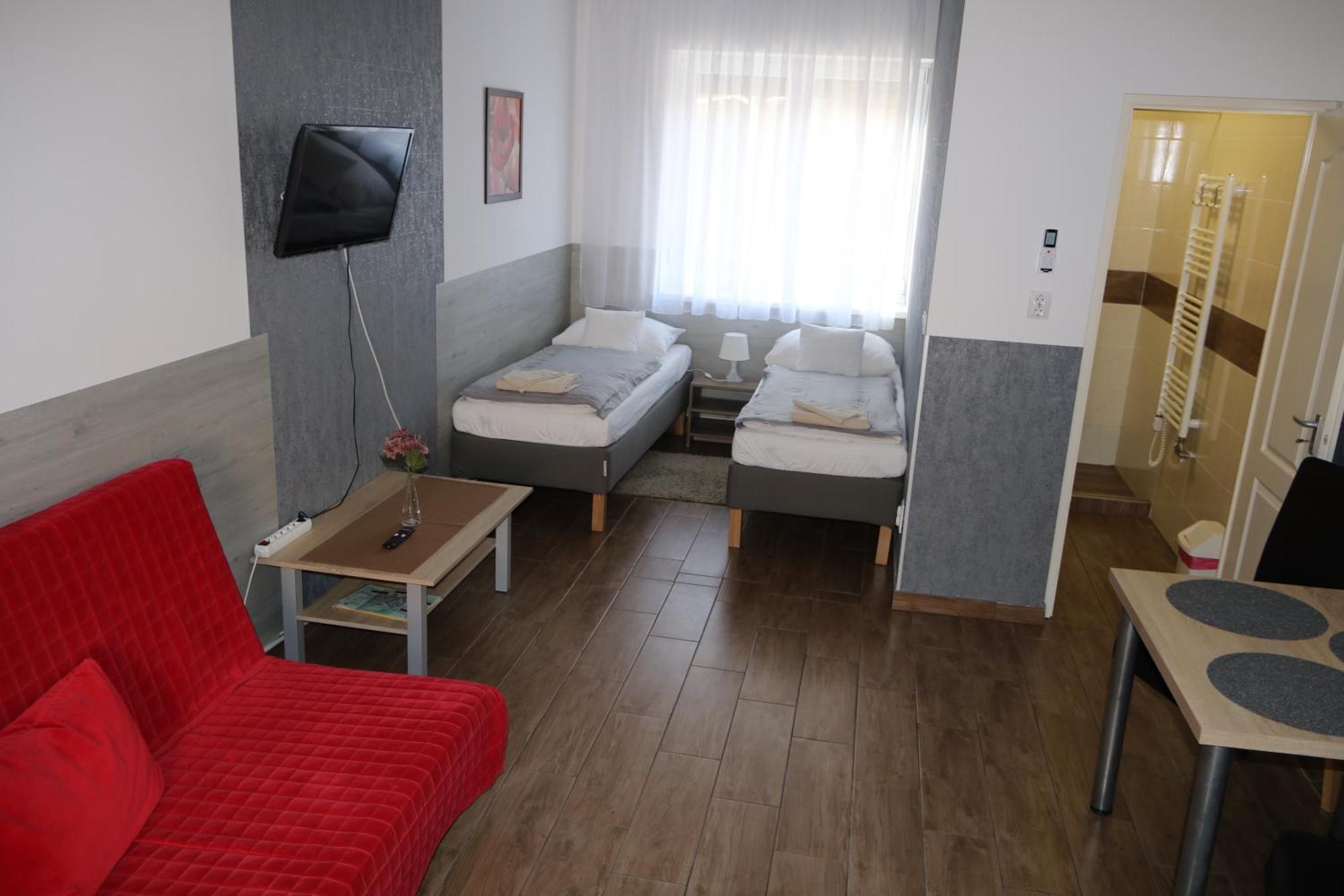 Hortobagyi Kemences Vendeghaz Apartment ภายนอก รูปภาพ