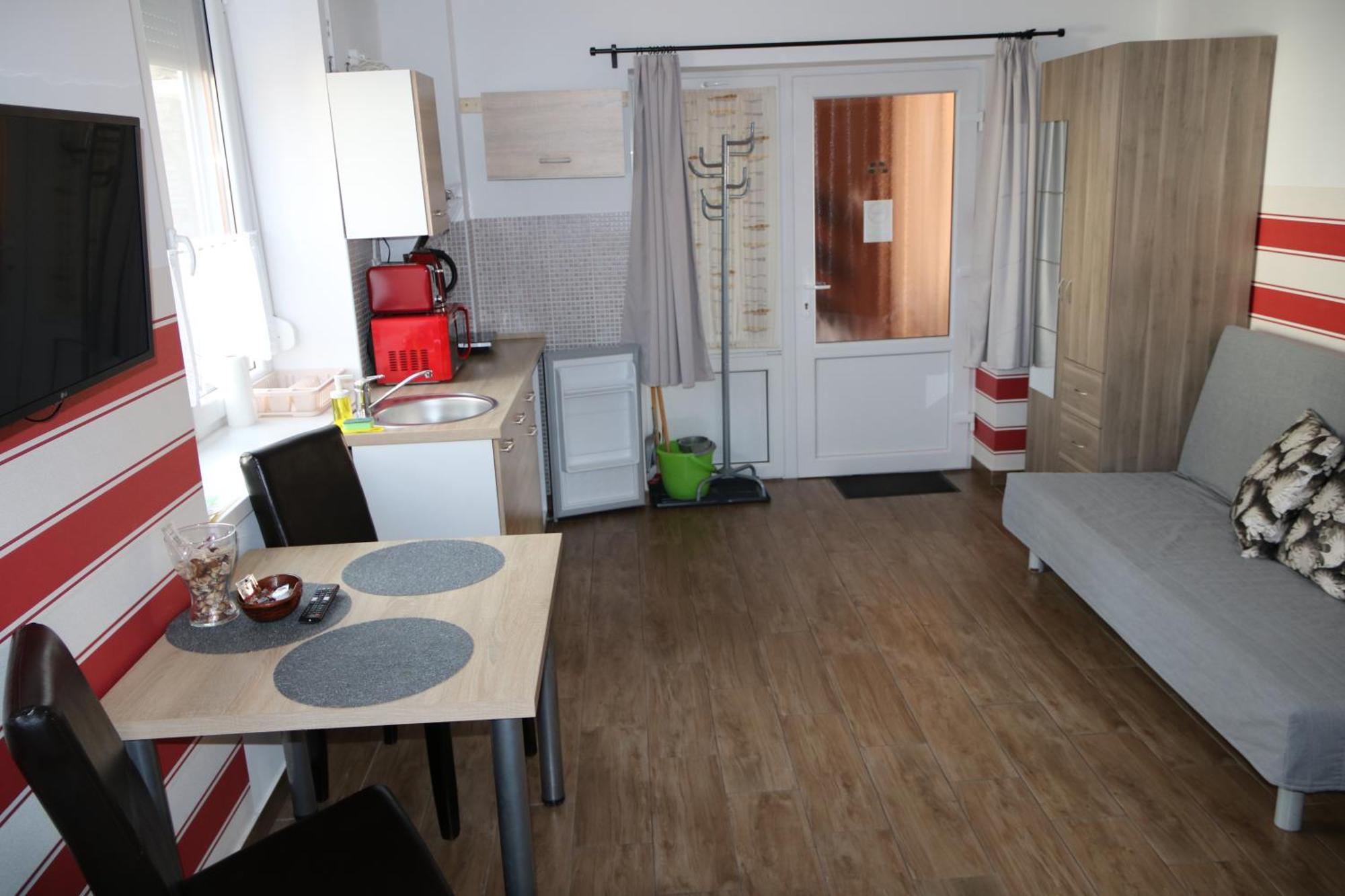 Hortobagyi Kemences Vendeghaz Apartment ภายนอก รูปภาพ