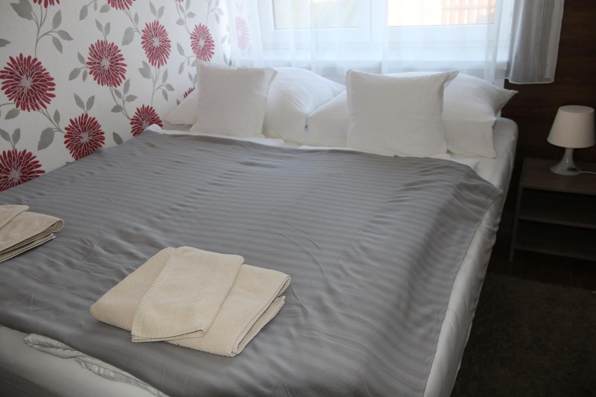 Hortobagyi Kemences Vendeghaz Apartment ภายนอก รูปภาพ