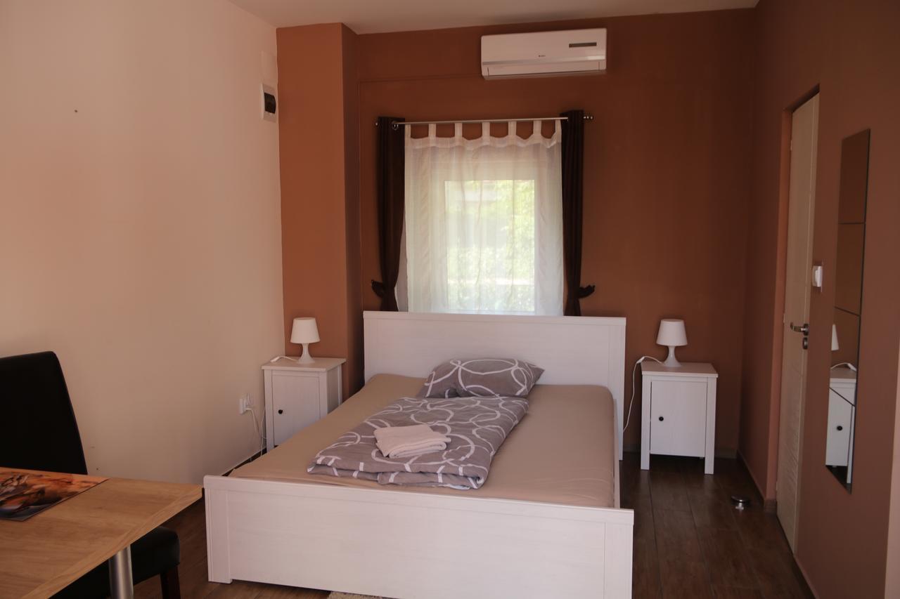 Hortobagyi Kemences Vendeghaz Apartment ภายนอก รูปภาพ